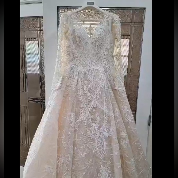 Rosa Clara Martha Blanc Wedding Gown + Veil - Picture 6 of 17